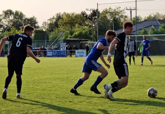 SFK ELKO Holešov A : FC TVD Slavičín