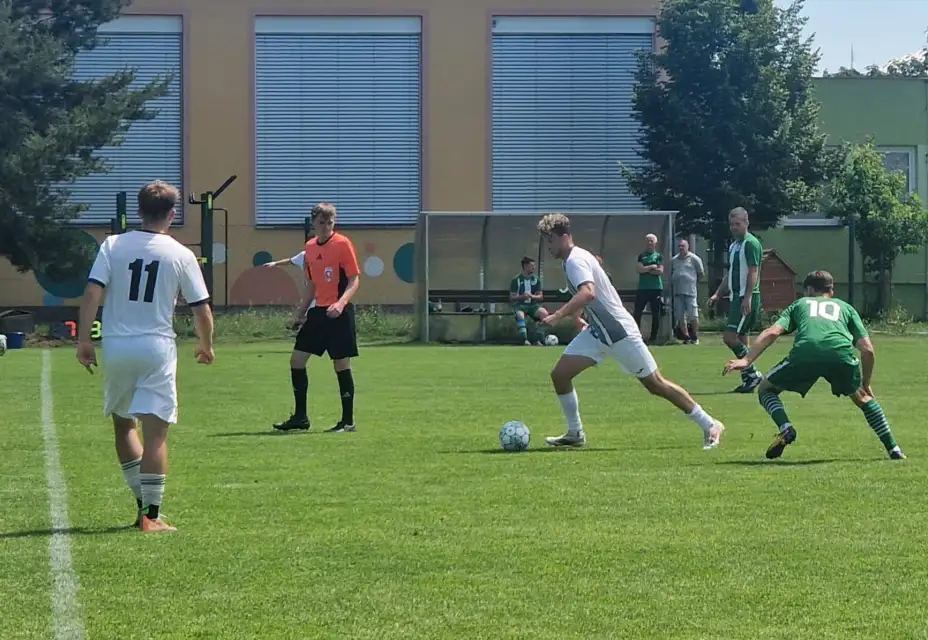 SFK ELKO Holešov B : FK Ostrožská Nová Ves
