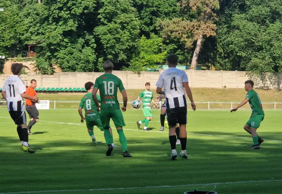 TJ Slovan Bzenec : SFK ELKO Holešov A
