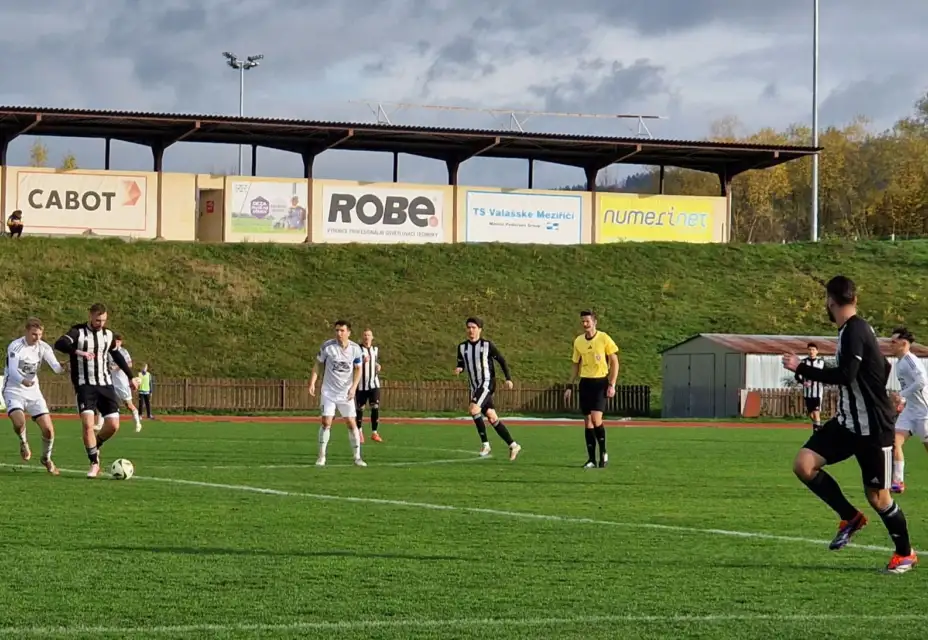 TJ Valašské Meziříčí : SFK ELKO Holešov A