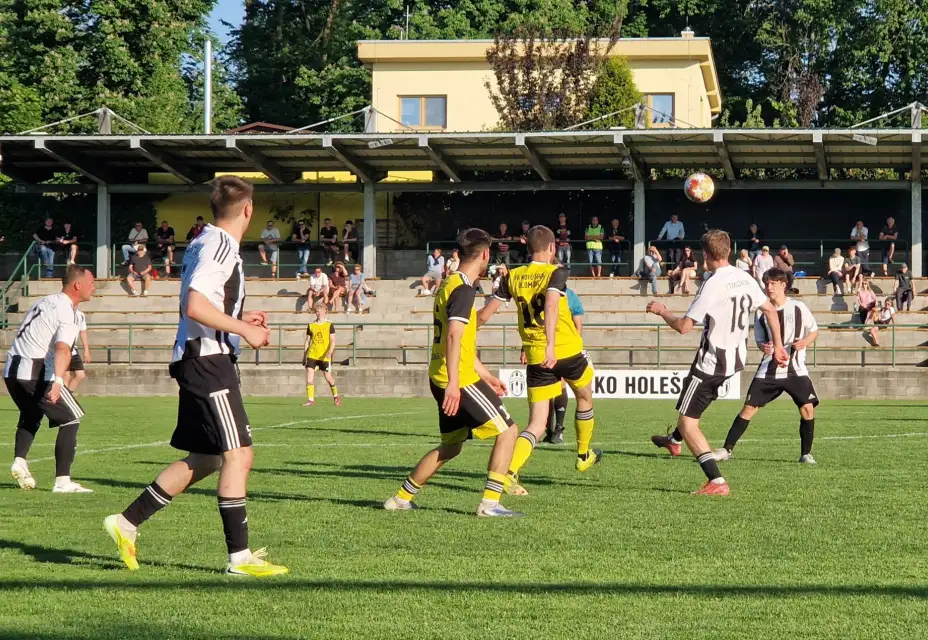 SFK ELKO Holešov A : FK Nové Sady 4:0 (2:0)