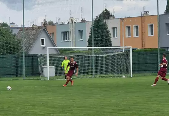 SFK ELKO Holešov B : SK Louky