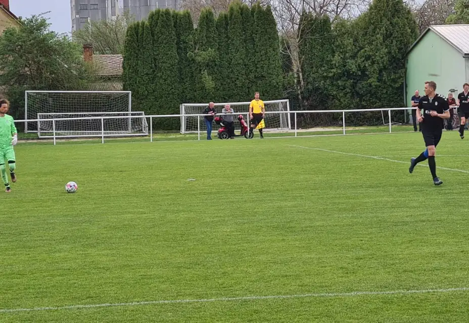 SFK ELKO Holešov B : FK Příluky