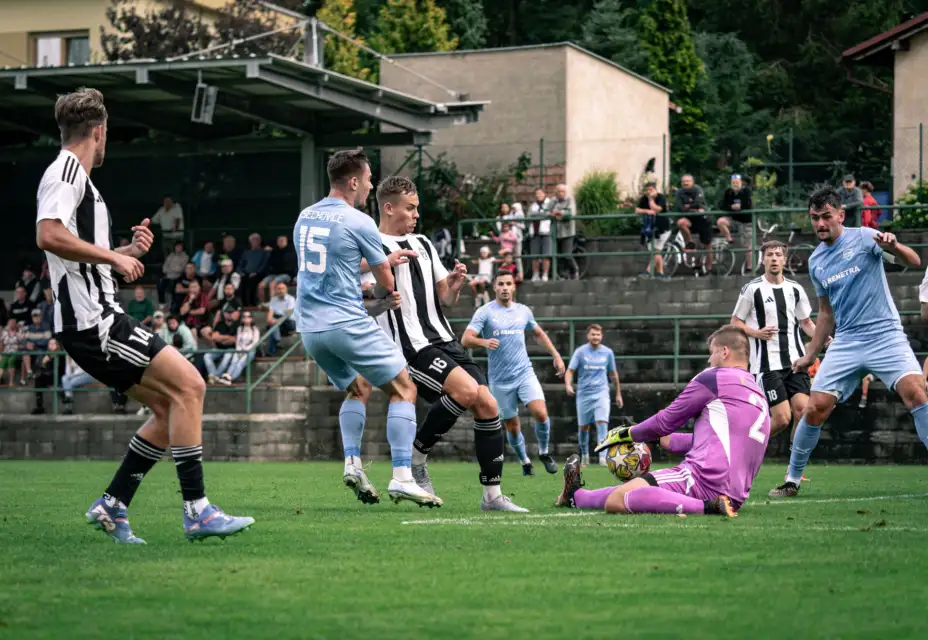SFK ELKO Holešov A : Tatran Všechovice 1:5 (0:3)