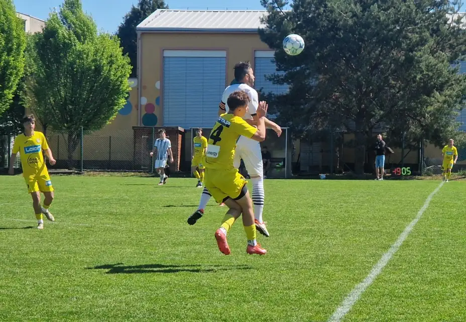 SFK ELKO Holešov B : FC Strání
