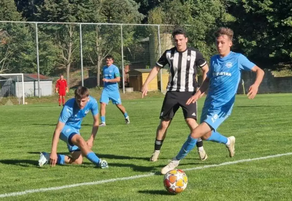 SFK ELKO Holešov A : Tatran Všechovice 1:3 (0:2)