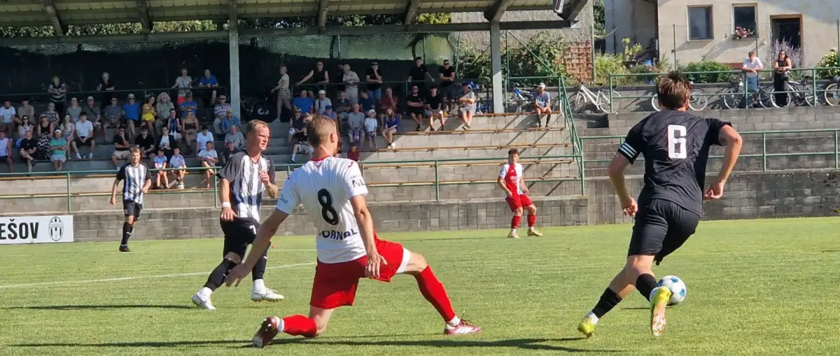 SFK ELKO Holešov A : SK HS Kroměříž B 3:0 (2:0)